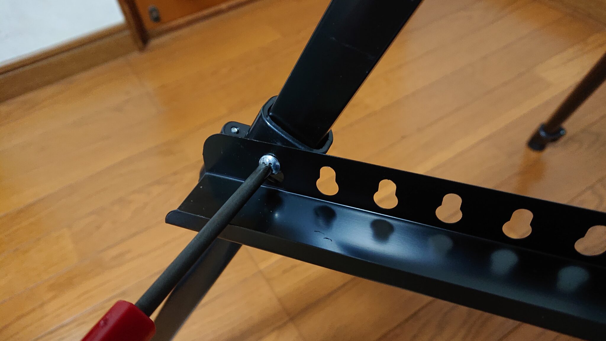賃貸壁に穴を開けないで額縁を付ける方法 minami